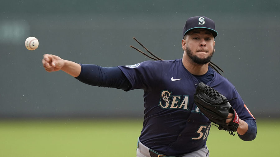 Recap: Castillo leads Seattle Mariners to key win over KC