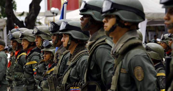 Venezuela despliega 25.000 soldados en su frontera con Colombia para “combatir el narcotráfico”
