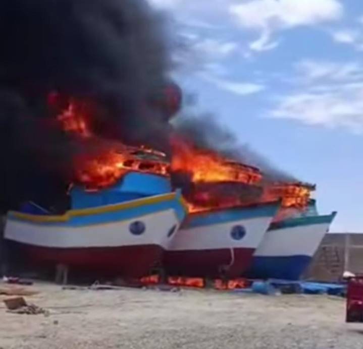 Paita: Incendio en embarcaciones deja pérdidas y un fallecido