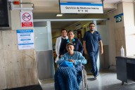 Gustavo Bueno fue dado de alta en el Hospital Rebagliati tras exitosa cirugía de columna