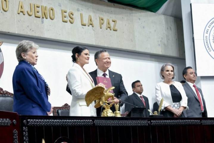 Congreso de Hidalgo recibe el informe anual de gobierno
