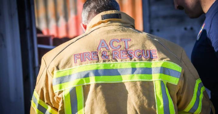 Hume building fire sends emergency teams to scene