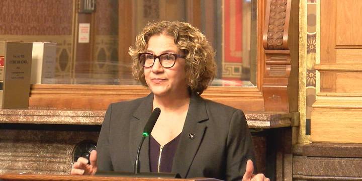 Iowa Sen. Claire Celsi enters hospice care