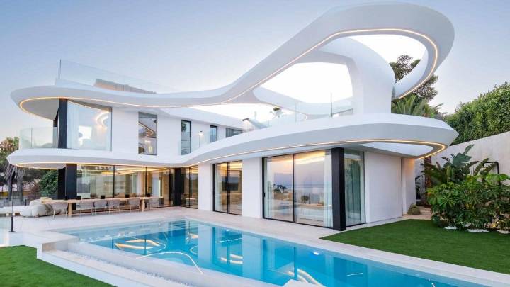 "La villa más exclusiva de Ibiza en la urbanización más exclusiva": cuesta 20 millones de euros y la ha construido una empresa de Xàbia