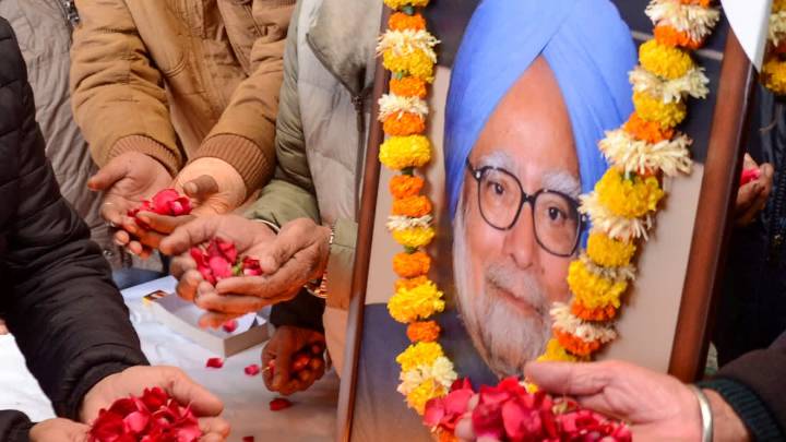 PM Modi, Kharge, Rahul Gandhi Remember Manmohan Singh On His Birth Anniversary