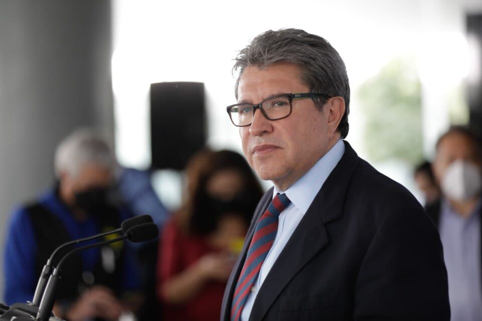 Reforma laboral de 40 horas no está en la agenda legislativa, confirma Monreal