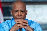Eric Adams, el alcalde de Nueva York vencido por la oleada migratoria y la corrupción