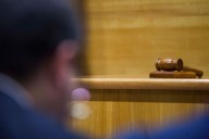 Suspenden a funcionaria judicial de Loncoche por difundir contenido erótico sexual