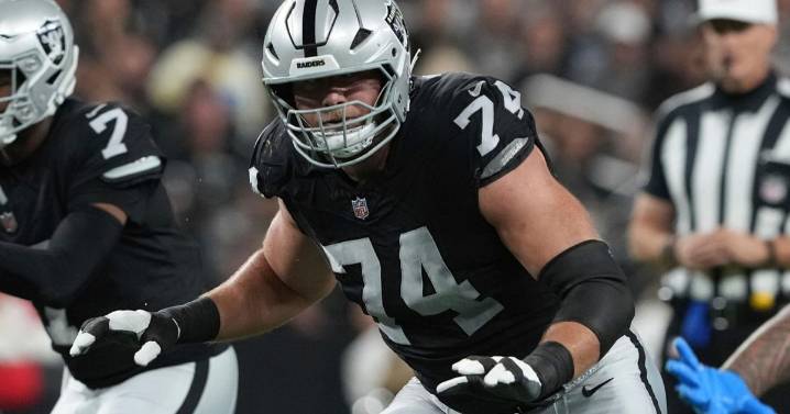 Raiders' Kolton Miller placed on IR with ankle injury, AP source says
