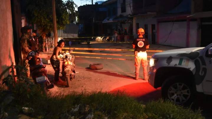 Incendio en vivienda deja sin luz a una parte de la colonia Primavera en Irapuato