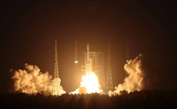 Chinese spacecraft image Maxar remote sensing and U.S. early warning satellites
