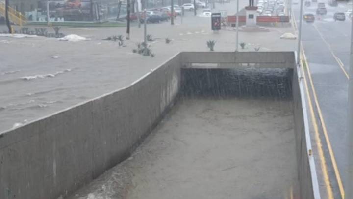 Cierran avenidas en Nuevo León a causa de las intensas lluvias