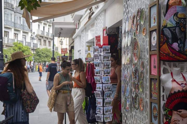 La ralentización del turismo extranjero frena el gasto en España