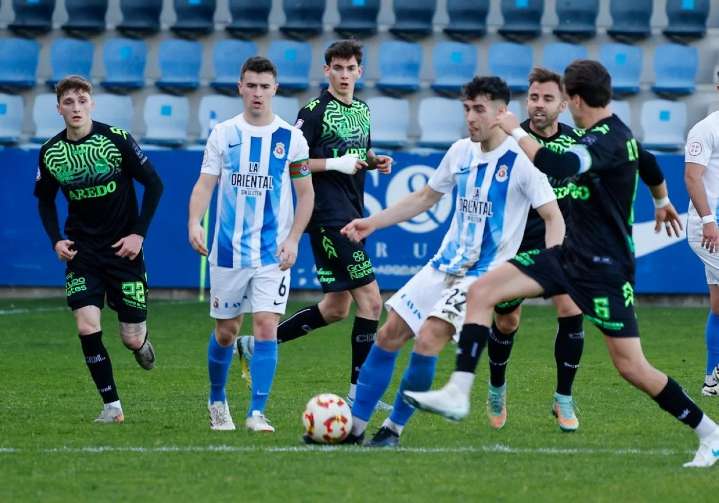 Laredo-Gimnástica, un duelo con la mirada puesta en Segunda RFEF