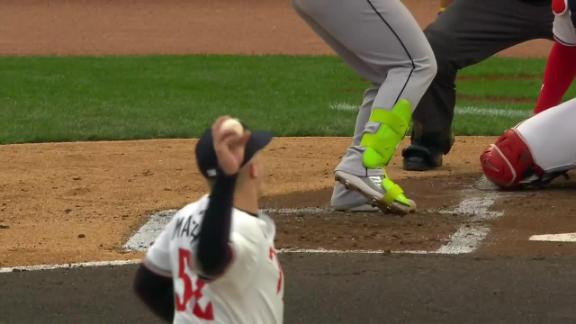 Taylor hits 2-run double in ninth to lead White Sox to 4