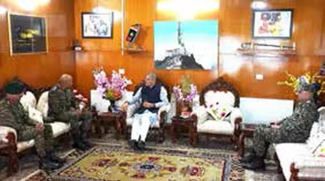 GOC-in-C Calls On LG Ladakh
