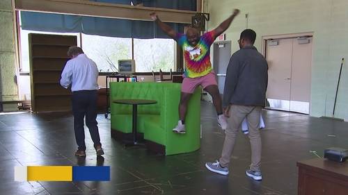 6abc Loves the Arts: Philadelphia Theatre Company opens 51st season with "Primary Trust" at the Suzanne Roberts Theatre