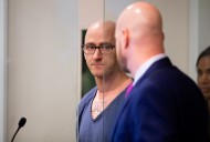 Pilot who tried to bring down plane over Oregon to plead to federal, state charges