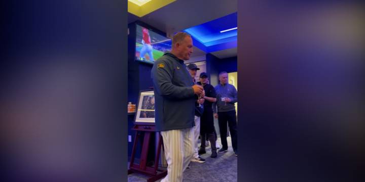 Bob Uecker with Brewers in spirit, celebrating playoff berth