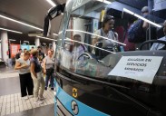 Los cabildos pasan la pelota a la patronal para resolver la huelga de las guaguas