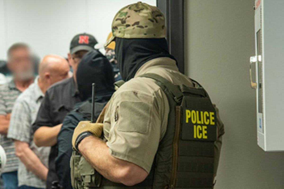 Mexicano muere en operativo del ICE en Chicago