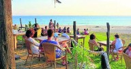 Los chiringuitos de playa en Galicia podrán abrir sin interrupción desde Semana Santa hasta octubre