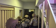 Retuvo a su hija y a su pareja en su departamento y ahora lo imputarán por privación ilegítima de libertad: cómo liberaron a las víctimas