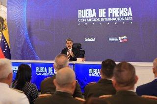 Maduro: Ante las presiones exhorto a la máxima preparación para la defensa de Venezuela