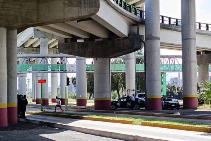 Tragedia en Pachuca: Una persona se arrojó de un puente peatonal cerca de Zona Plateada