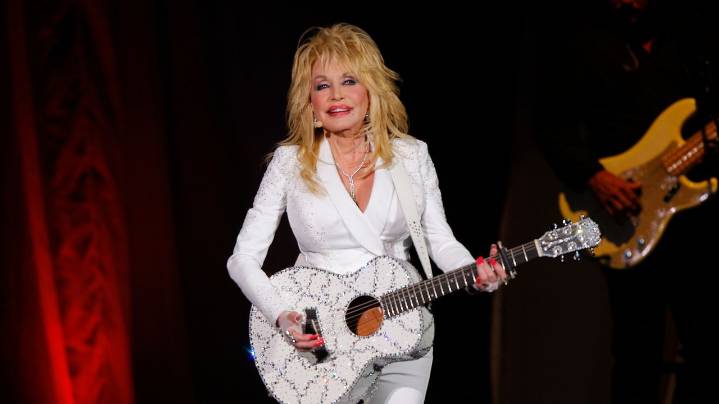 Dolly Parton postpones Las Vegas residency, cites 'health challenges'