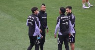 Arturo Vidal aborda la primera práctica de Fernando Ortiz en Colo Colo