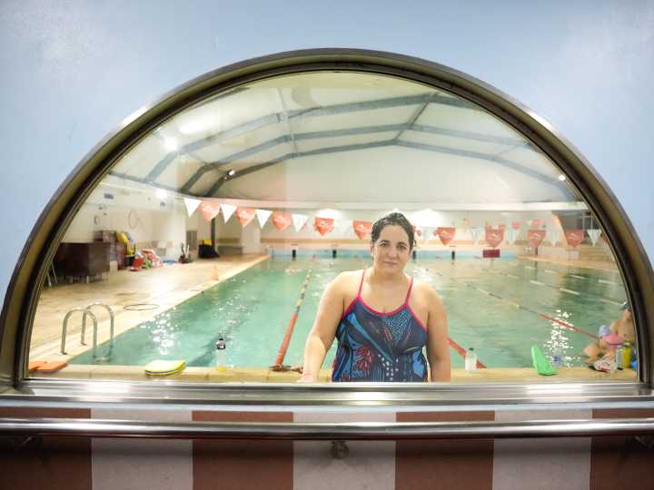Mundos íntimos. Nadar 100 kilómetros en aguas heladas: un desafío personal y un homenaje público a los marinos del ARA San Juan