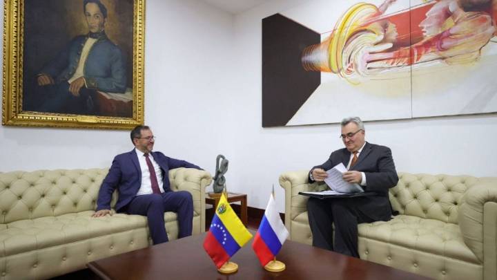 Venezuela y Rusia ratifican compromiso inquebrantable con la defensa de la soberanía y la paz regional (+Fotos) 9 de septiembre de 2025 | País “Hemos llevado a cabo una reunión altamente productiva", 