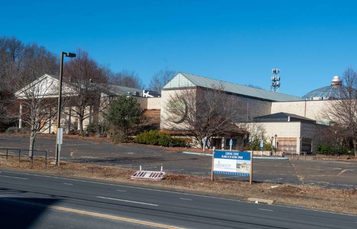 In central CT, new developer to take over hotel redevelopment into apartments
