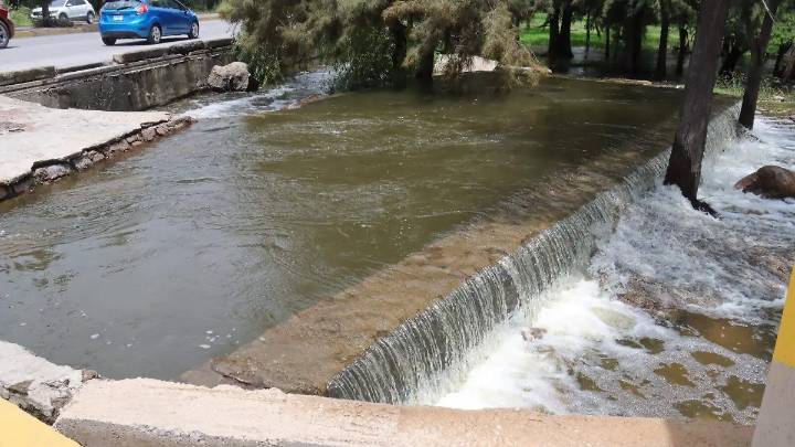 Piden a capitalinos no tirar basura para prevenir inundaciones durante lluvias