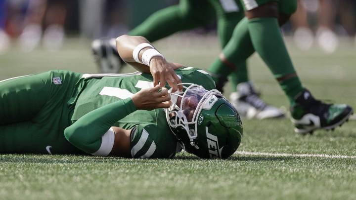 Jets QB Justin Fields in concussion protocol ahead of Week 3 vs. Buccaneers