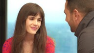 Julia pierde el control sobre si misma… ¡y acaba besando a David!
