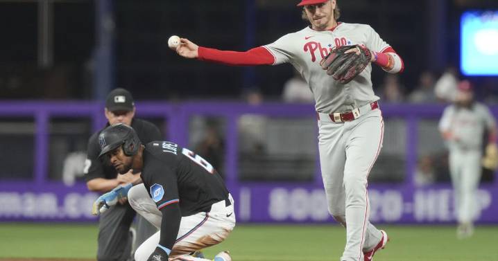Bryson Stott hits 3-run homer and Phillies go deep 4 times in 9
