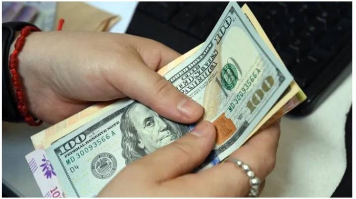 El dólar blue toca los $1500: llegó al mayor nivel en 14 meses