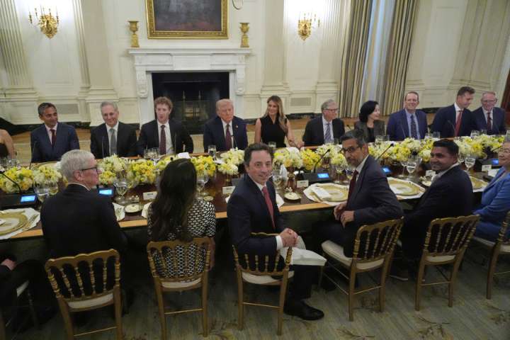 Trump basks in tech leaders’ spending vows at White House dinner