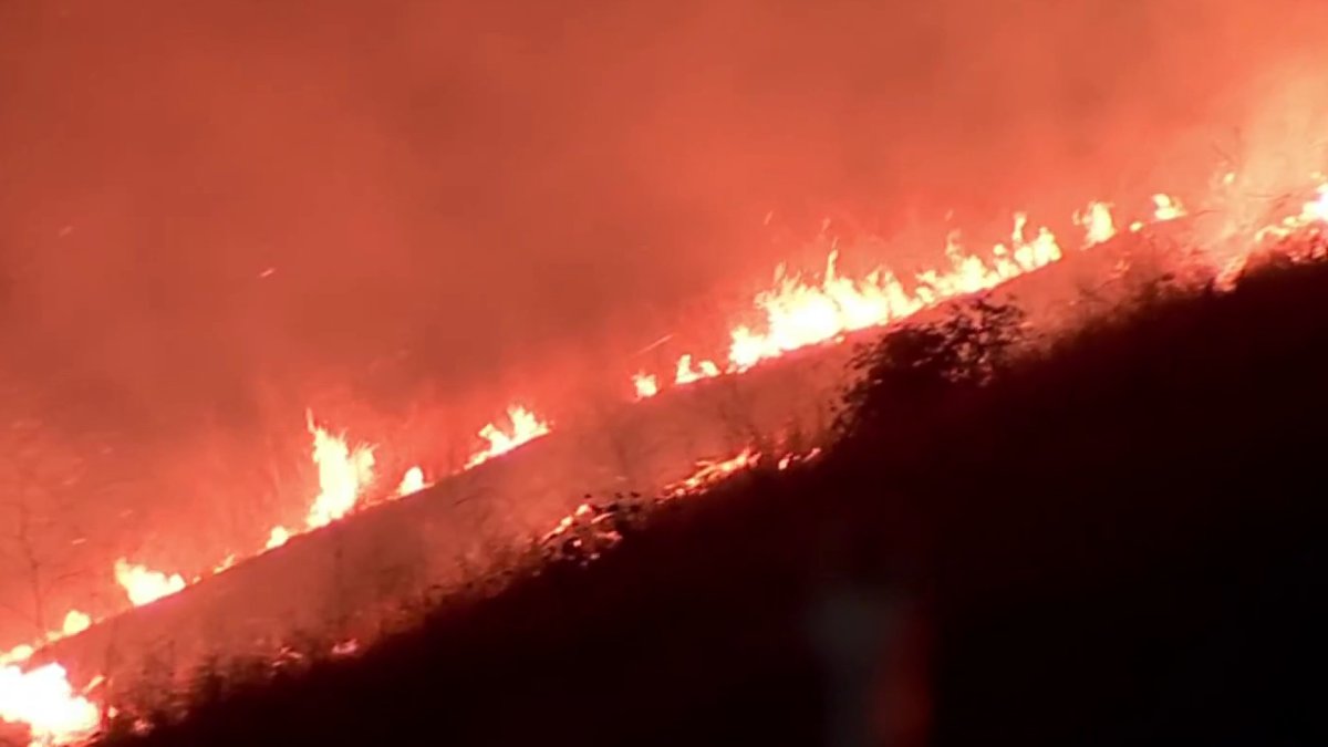 Multiple brush fires burn in San Jose’s Communications Hill area