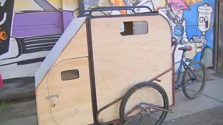 Fundación entregó "triciclos habitaciones" para ayudar a personas en situación de calle