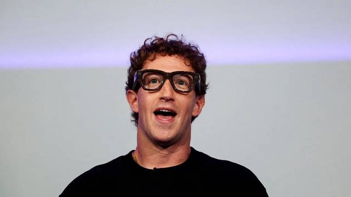 Zuckerberg’s AI glasses live demo spectacularly fails at major tech event