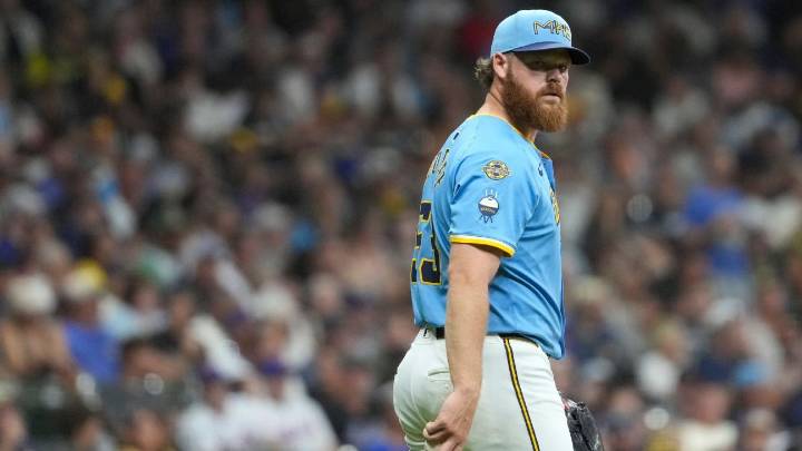 Brewers starter Brandon Woodruff heads to IL with lat strain