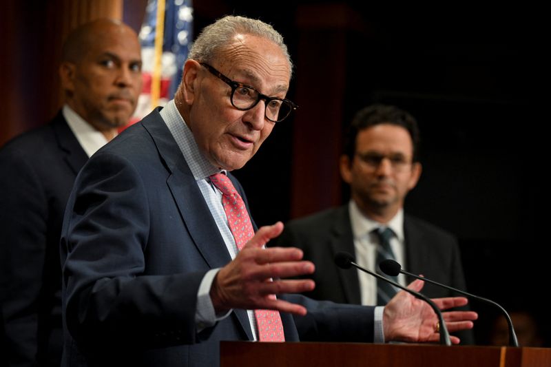 Democratic leaders in US Congress demand meeting with Trump as government shutdown looms