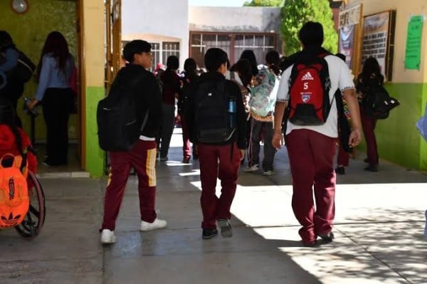 Llama Unión de Padres de Familia a mejorar la educación en México