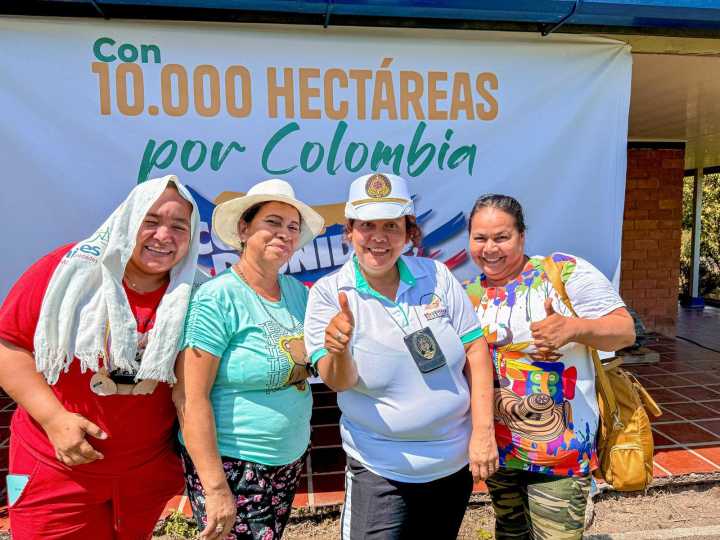 Gobierno Petro marca un hito con la entrega de 10.000 hectáreas, la más grande en la historia de Colombia