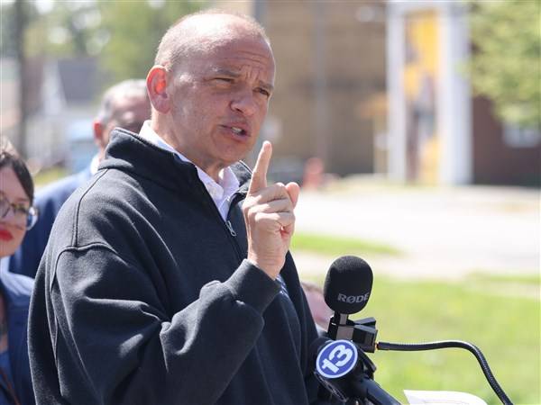 Toledo officials urge votes to bring free outdoor music to four parks