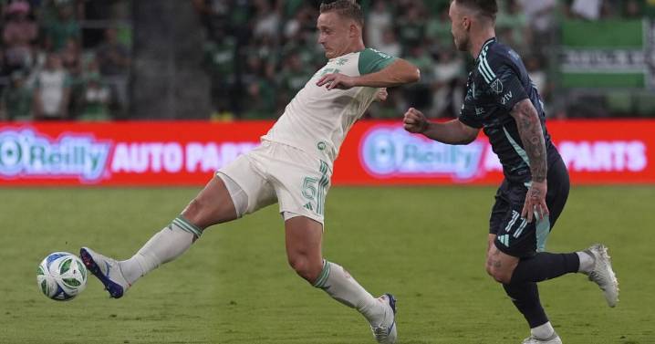 Myrto Uzuni's stoppage-time goal helps Austin beat Sounders 2