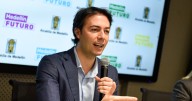 Exalcalde de Medellín competirá por la presidencia en 2026 durante juicio por corrupción